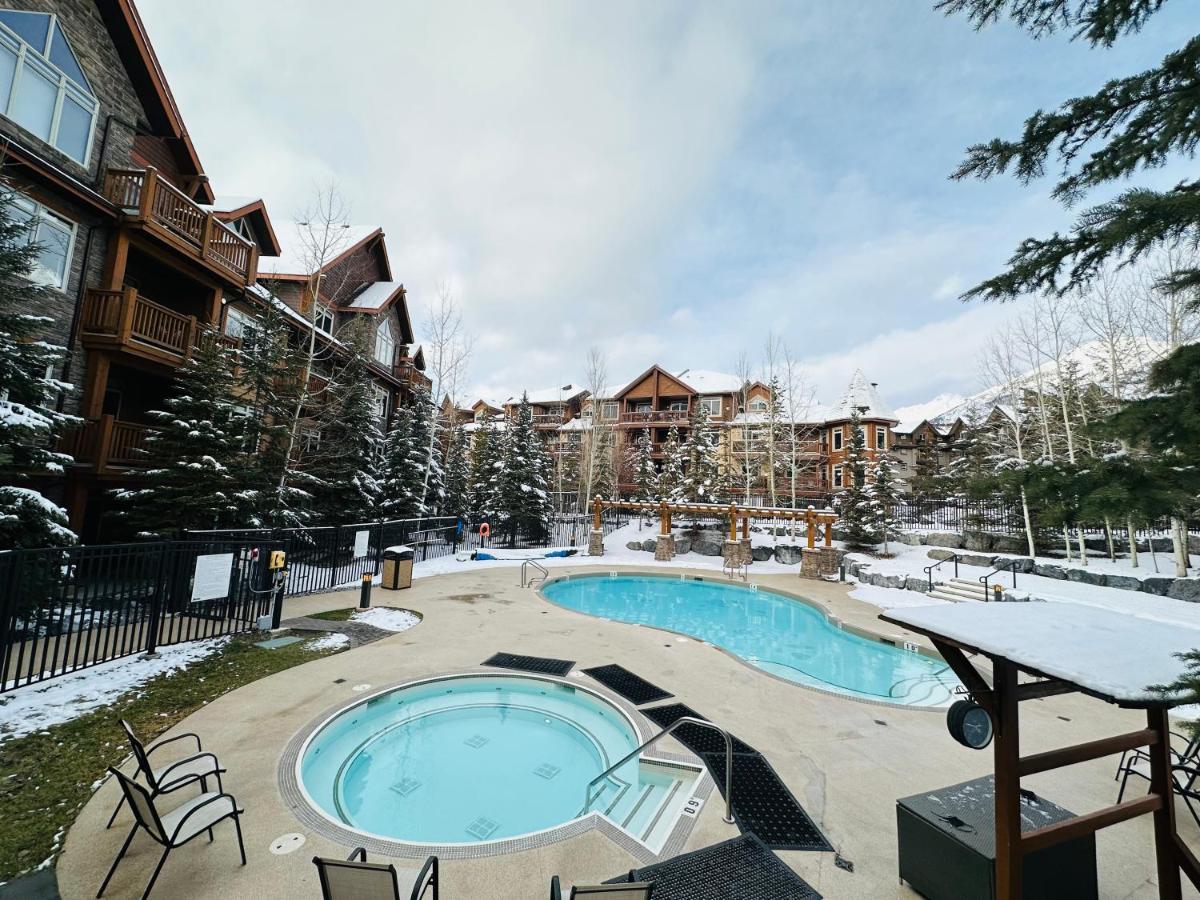 Ferienwohnung Canmore Mountain Retreat - Heated Pool & Hot-Tub Exterior foto