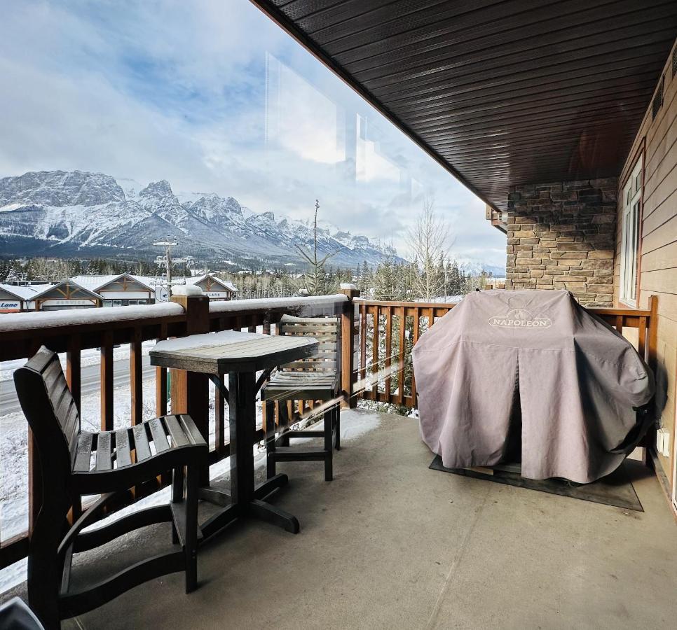 Ferienwohnung Canmore Mountain Retreat - Heated Pool & Hot-Tub Exterior foto